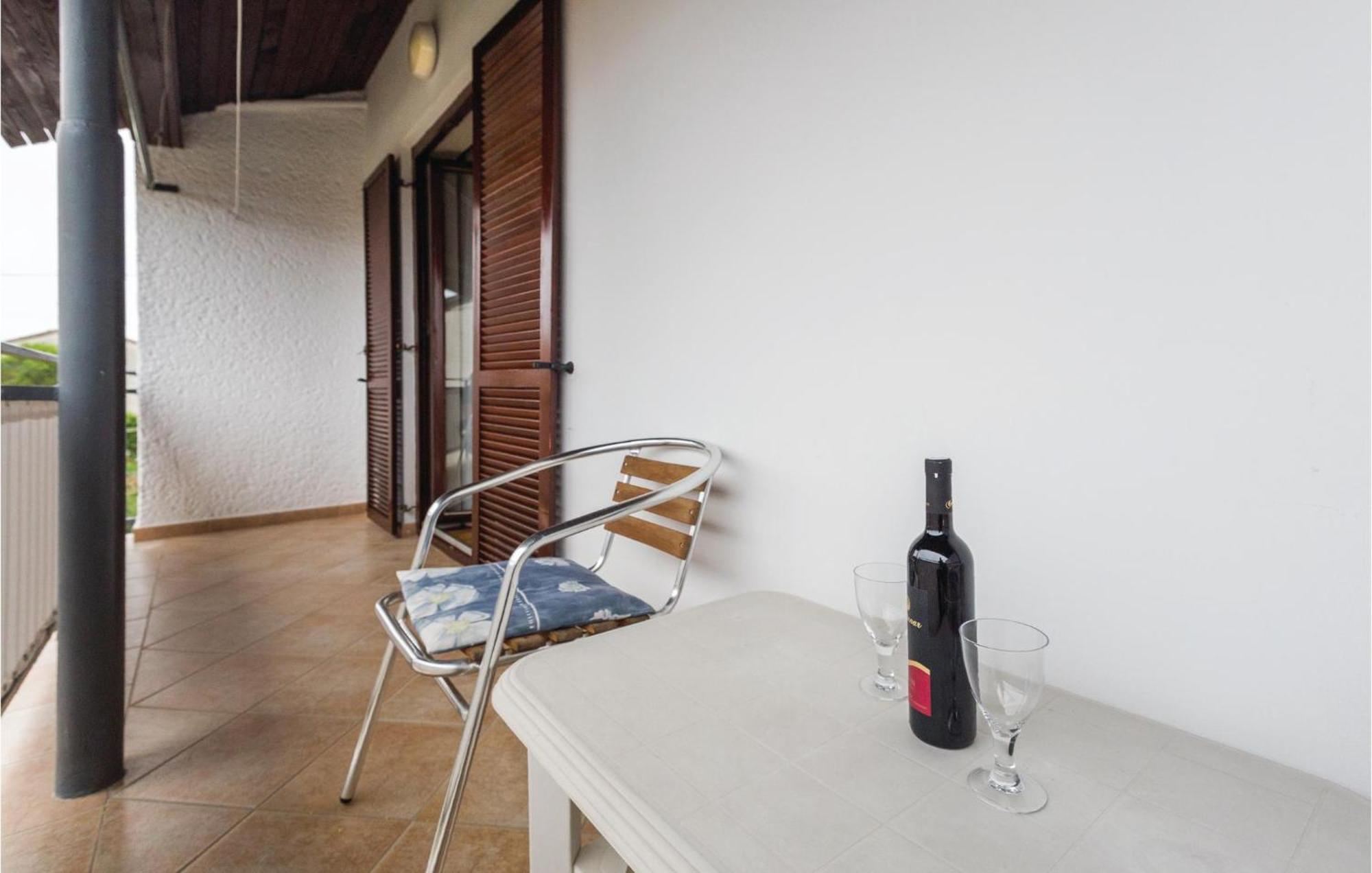 Gorgeous Apartment In Porec With Kitchen Exterior foto